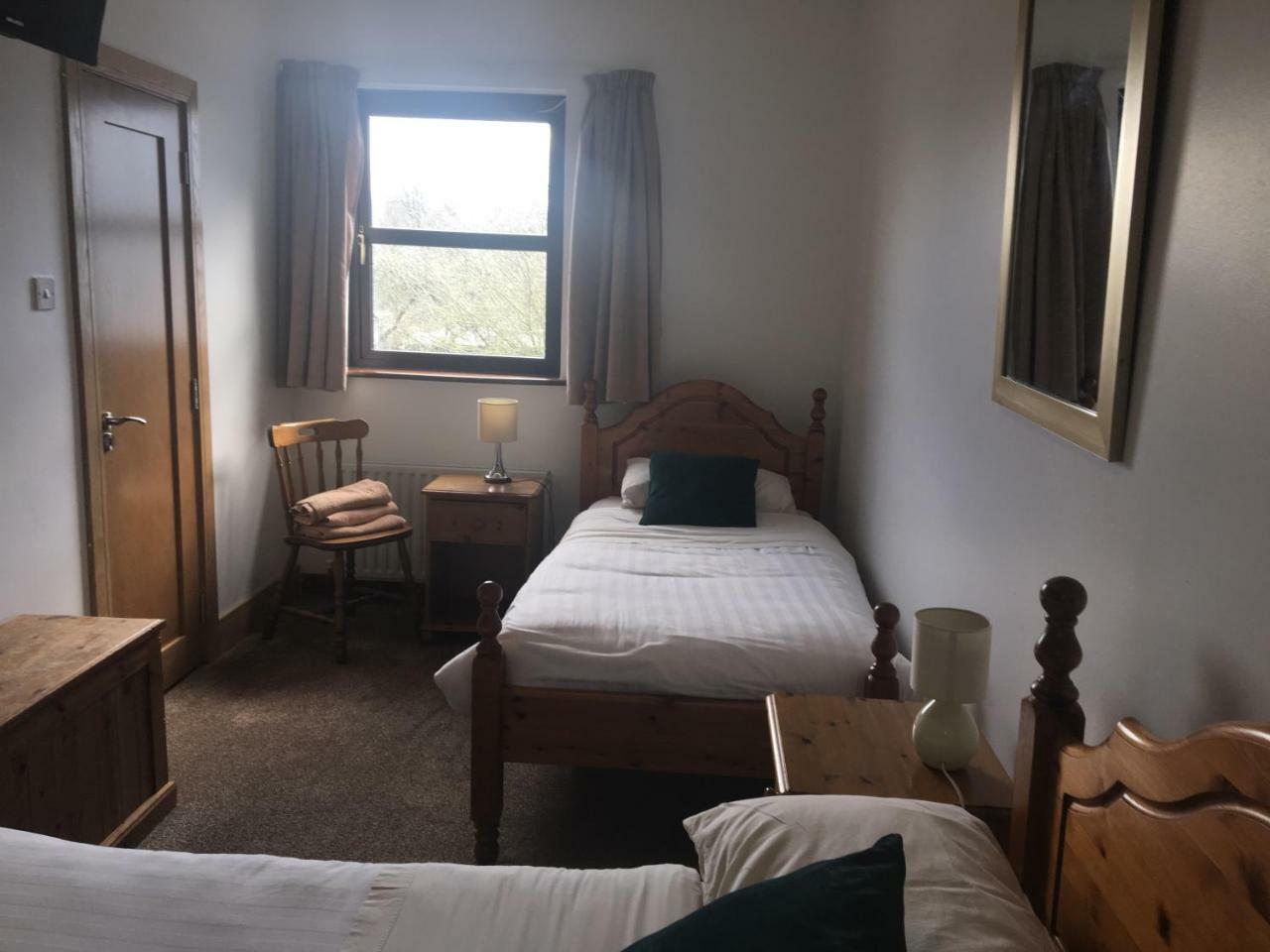 Dalys Accommodation Kilkenny Exteriör bild