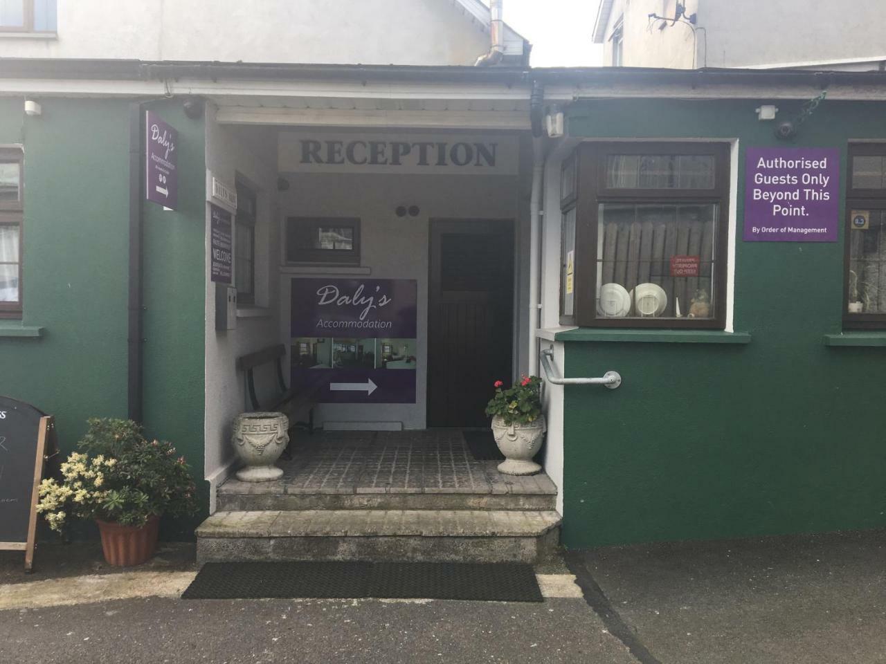 Dalys Accommodation Kilkenny Exteriör bild